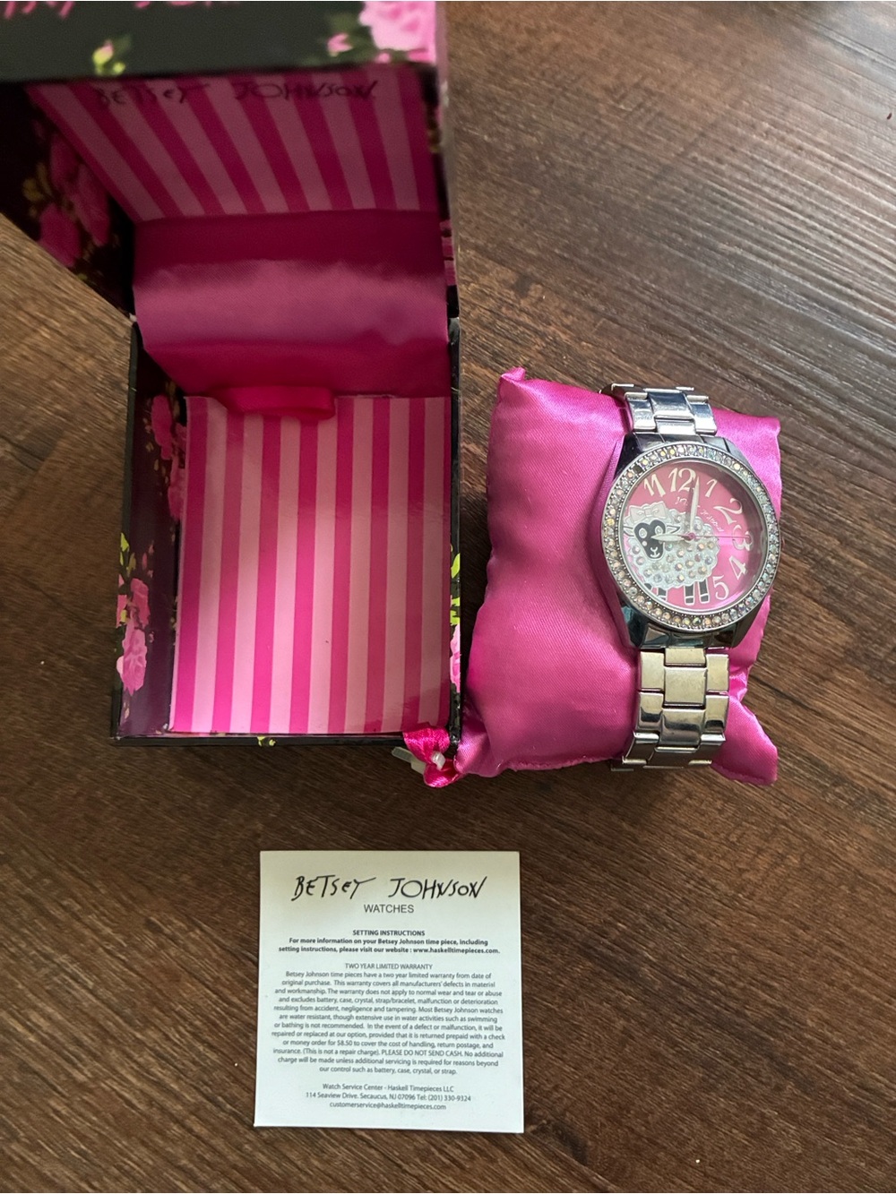 Betsey Johnson Pink Face Silver Tone Sheep Watch - Picture 2 of 7